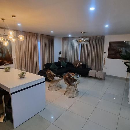 The Gallery Luxury Suites Cpg East Legon Eksteriør bilde