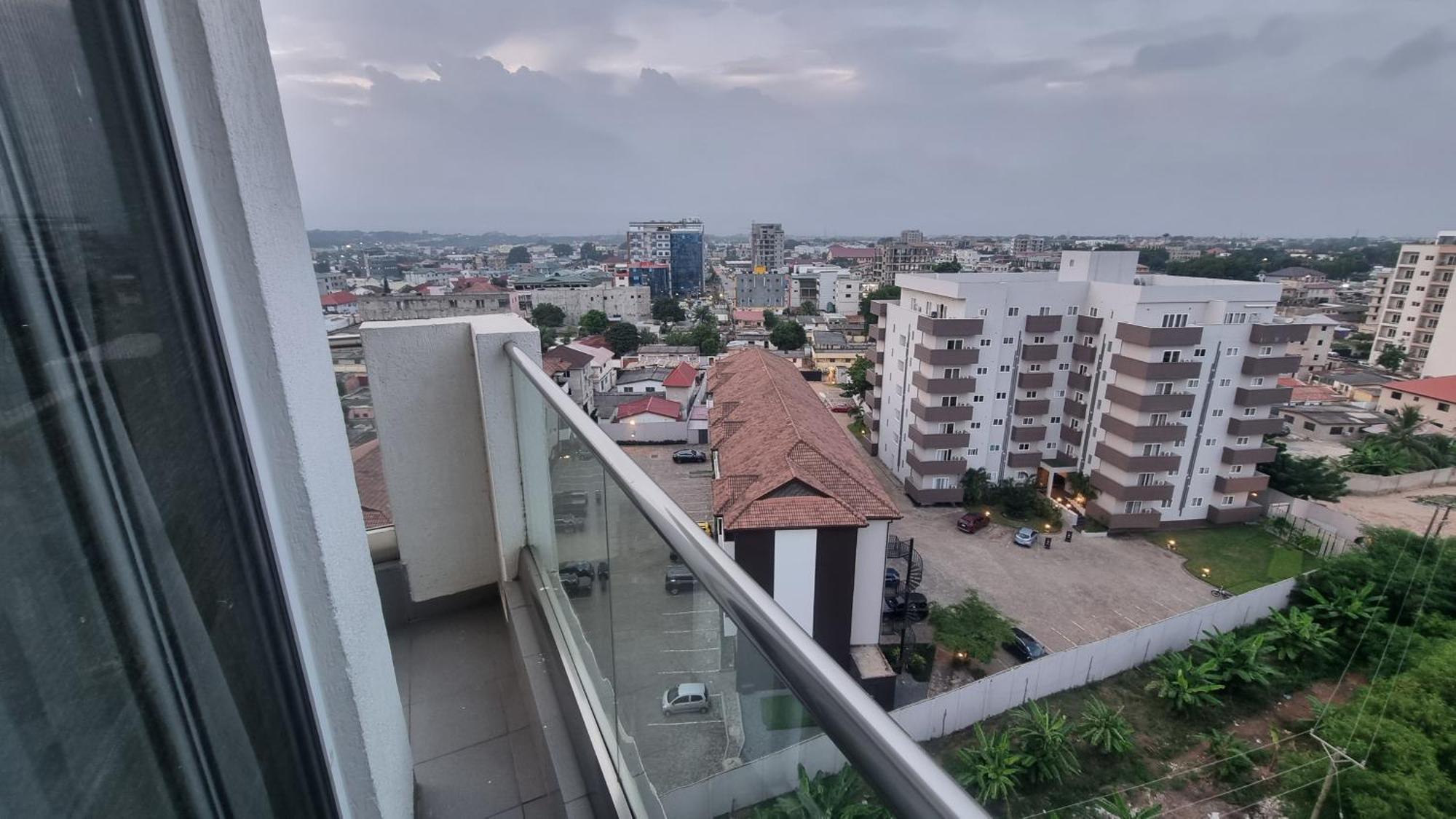 The Gallery Luxury Suites Cpg East Legon Eksteriør bilde