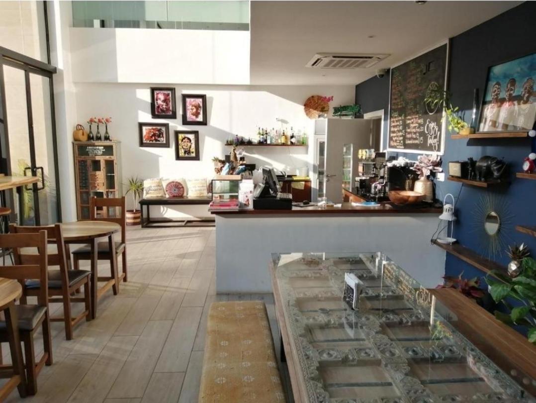 The Gallery Luxury Suites Cpg East Legon Eksteriør bilde